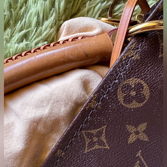 Louis Vuitton Monogram Artsy MM - Picture 17 of 17